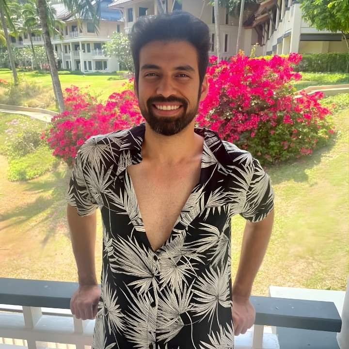 Milind Chanwani height