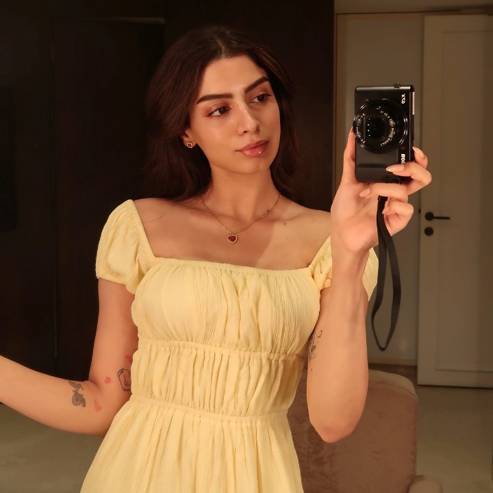 khushi kapoor age
