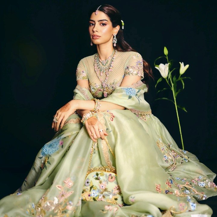 khushi kapoor height